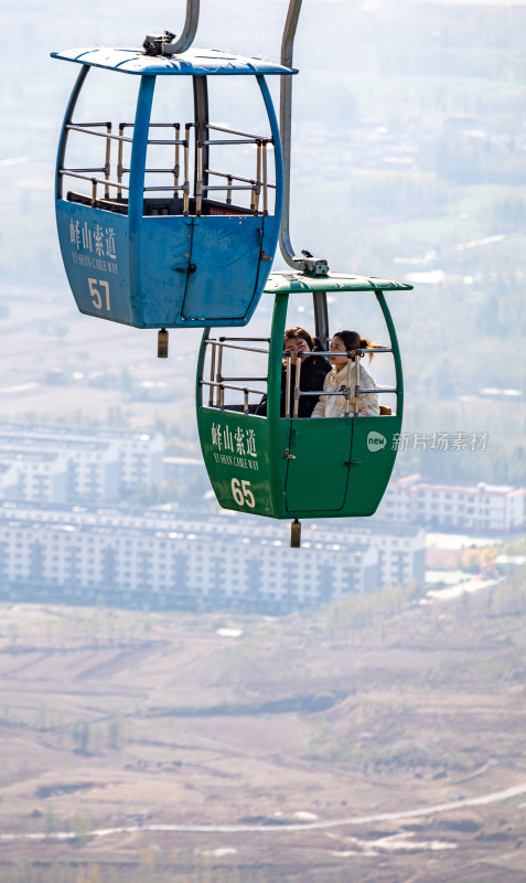 峄山索道缆车空中视角