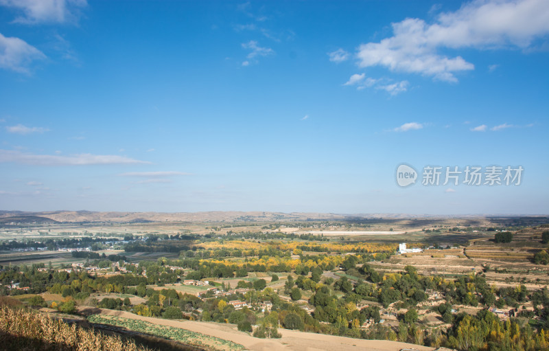 秋天乡村村落风景