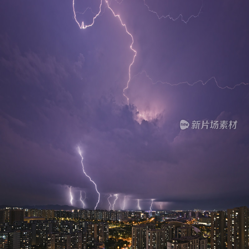 杭州城市夜空对地闪电