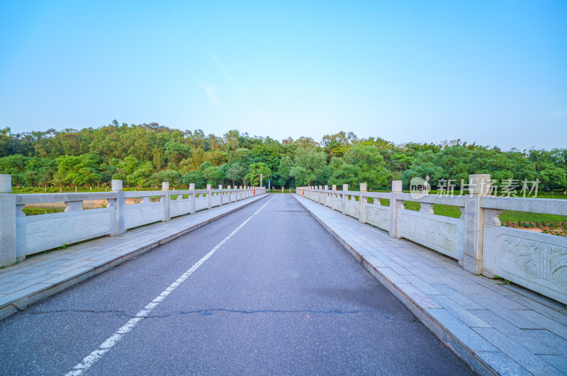 广州番禺金山湖文化公园桥梁公路景观