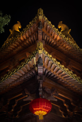 夜晚的上海静安寺