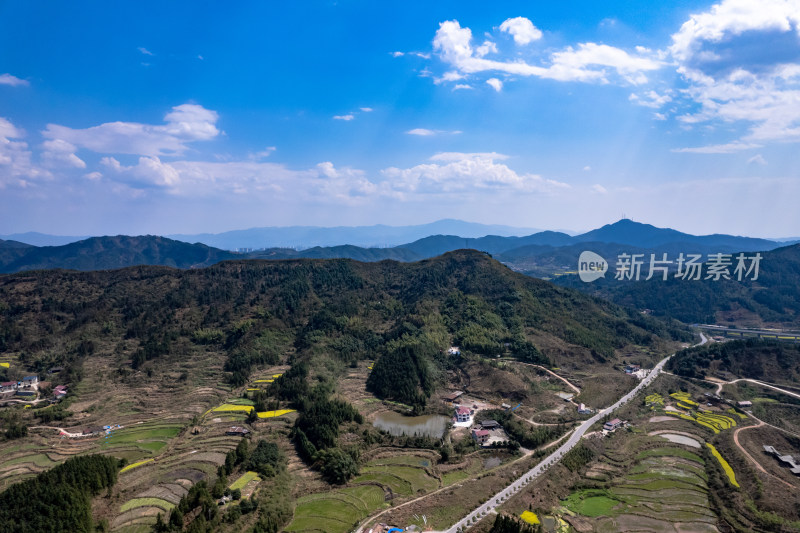 山川丘陵农田农业种植航拍图