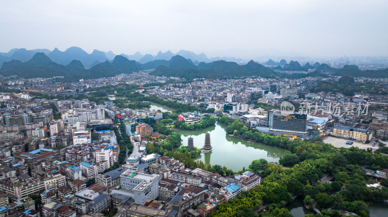 山水环绕的桂林城市风光全景鸟瞰