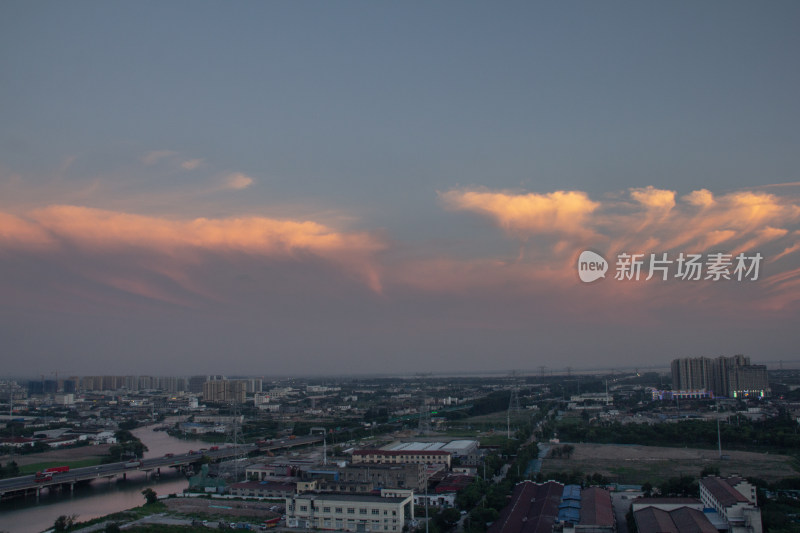 夕阳下的建筑物