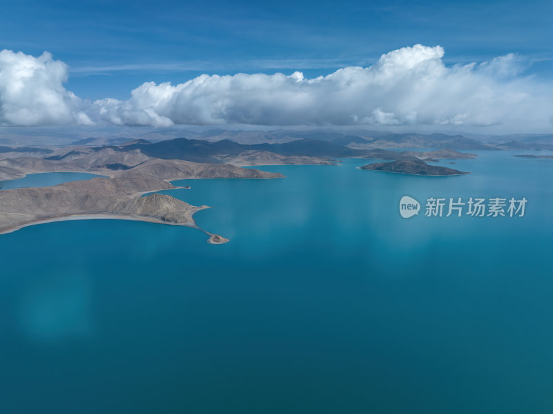 西藏山南羊卓雍措圣湖神湖蓝色高空航拍