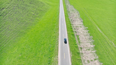 新疆伊犁那拉提草原公路航拍