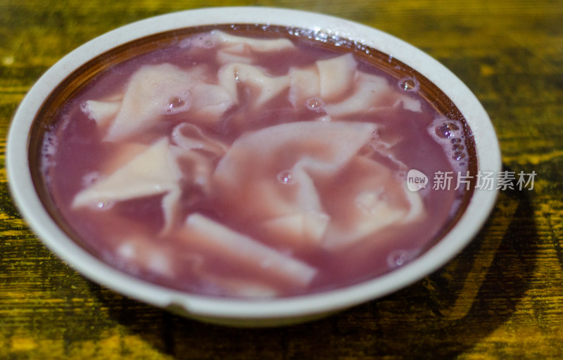 一碗洛阳特色面食红豆面