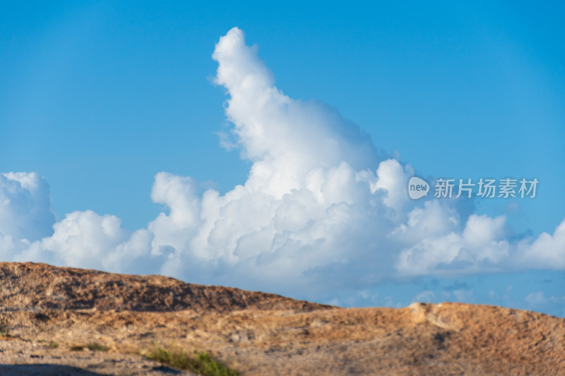 东山岛蓝天白云蓬松云朵景象