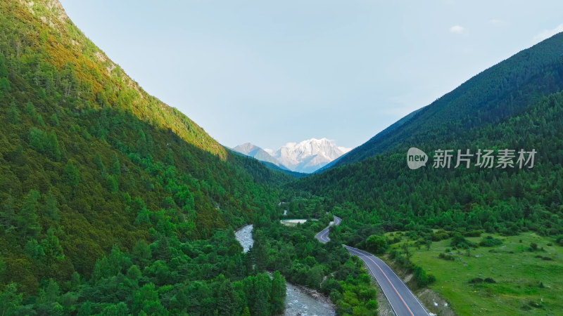 川西森林雅拉雪山航拍