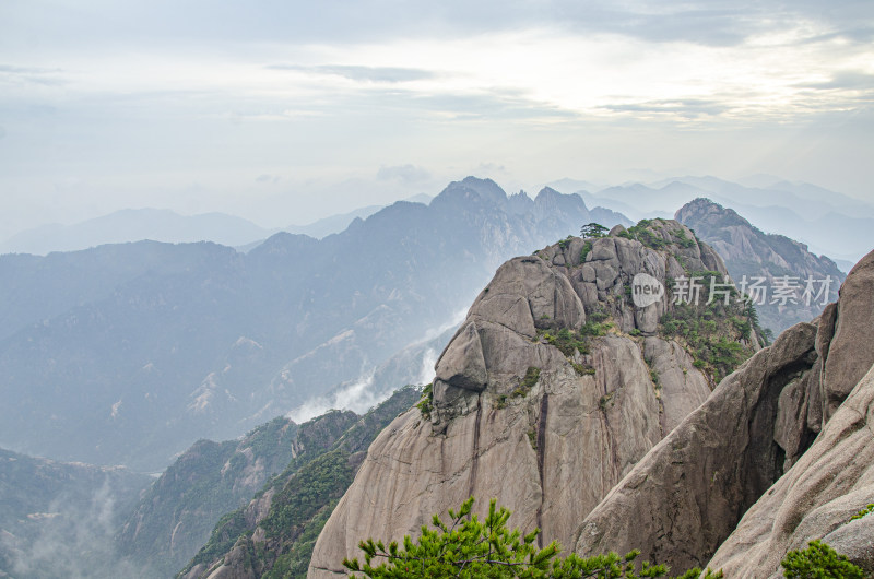 黄山松崖绝壁 险峻山峦 峰峦叠嶂