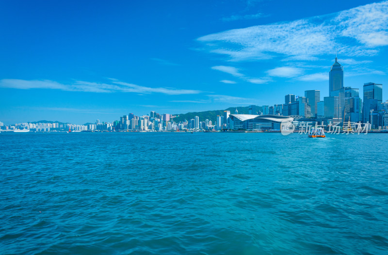 香港维多利亚港滨海城市高楼建筑与海景风光