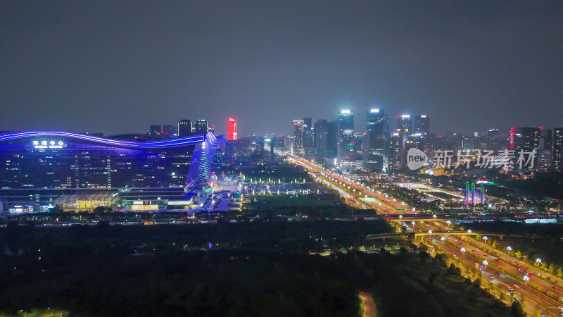 航拍四川成都环球中心夜景摄影图