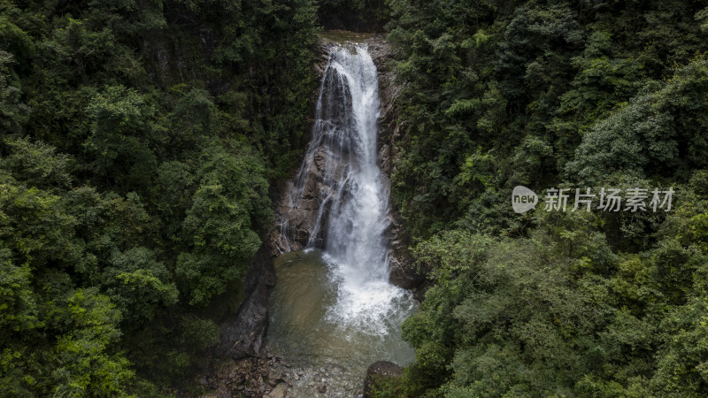 清远阳山秤架龙潭角瀑布