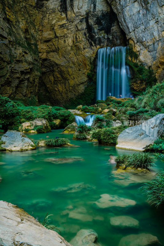 贵州羊皮洞瀑布景观