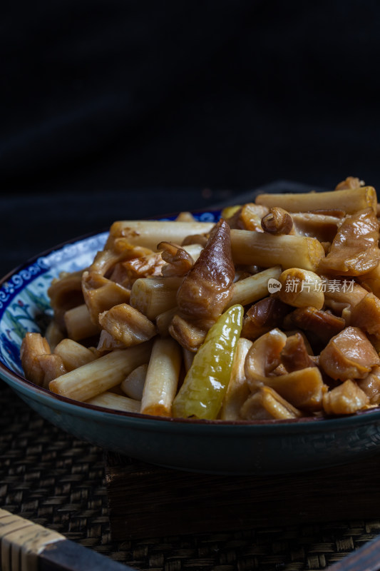 中式餐饮美食猪肚炒藕苗