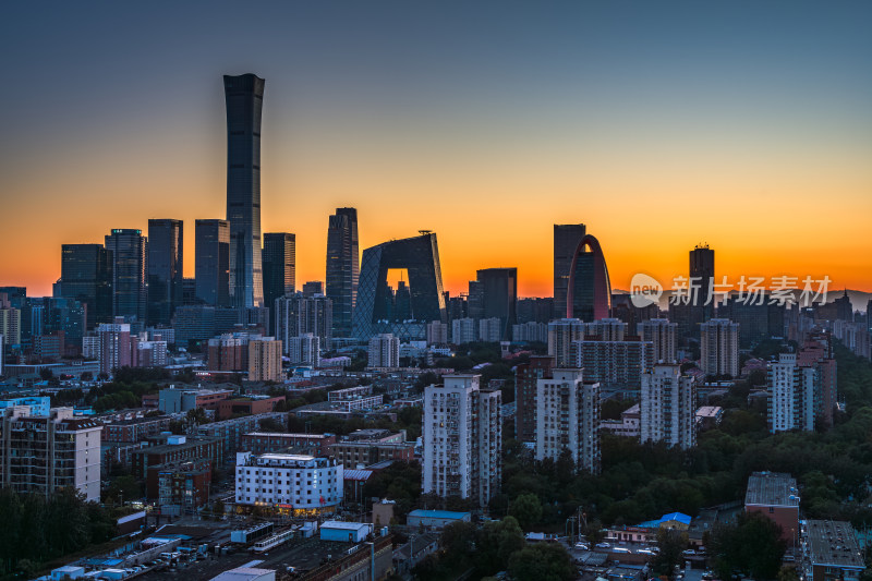 北京日落时分的壮丽城市天际线