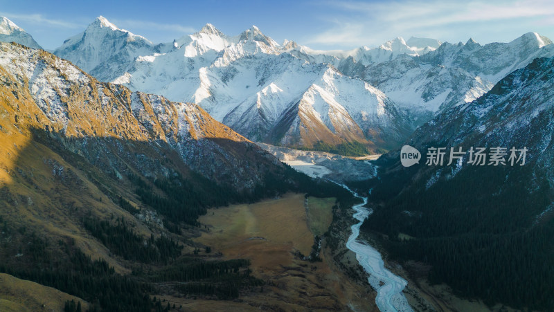 航拍视角雪山河谷自然风景