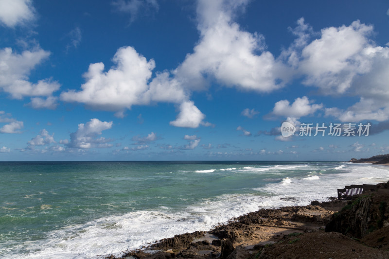 波涛汹涌的大海