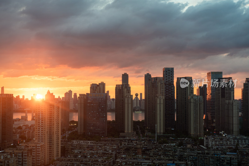 武汉城市天际线日落景观