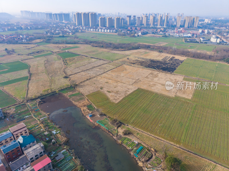 城郊农田及建筑航拍景象