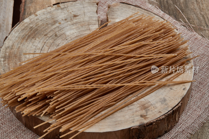 美味干制速食荞麦挂面