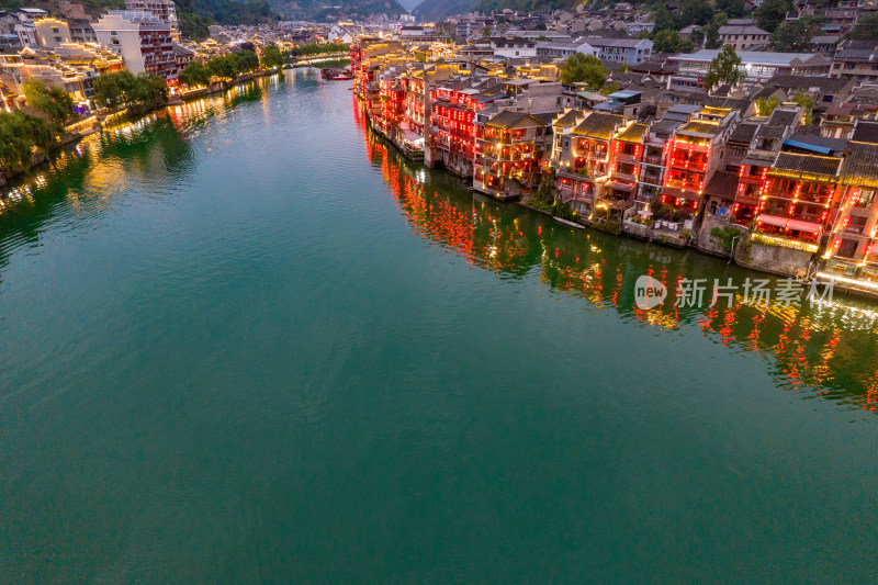 镇远古镇夜景灯光航拍摄影图