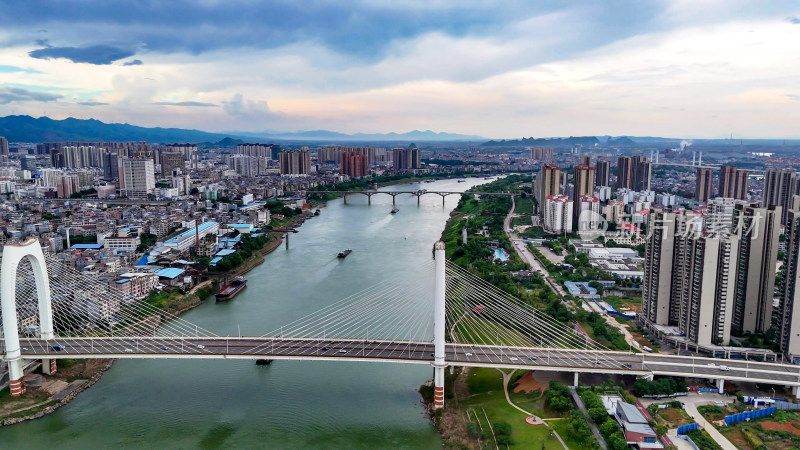 广西贵港青云大桥航拍图