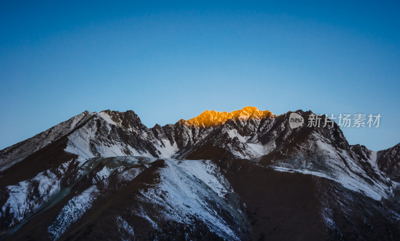 雪山日出日照金山自然风景