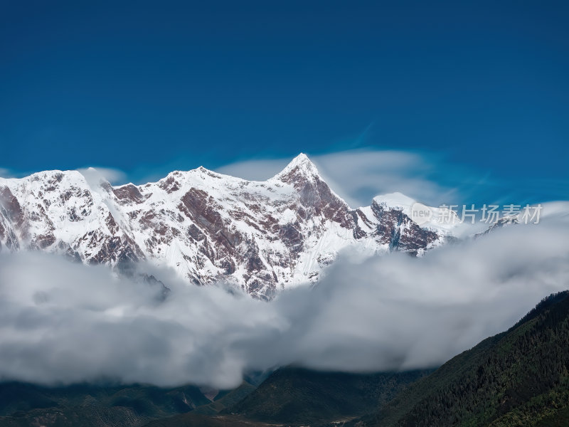 西藏林芝索松村南迦巴瓦峰雪山航拍