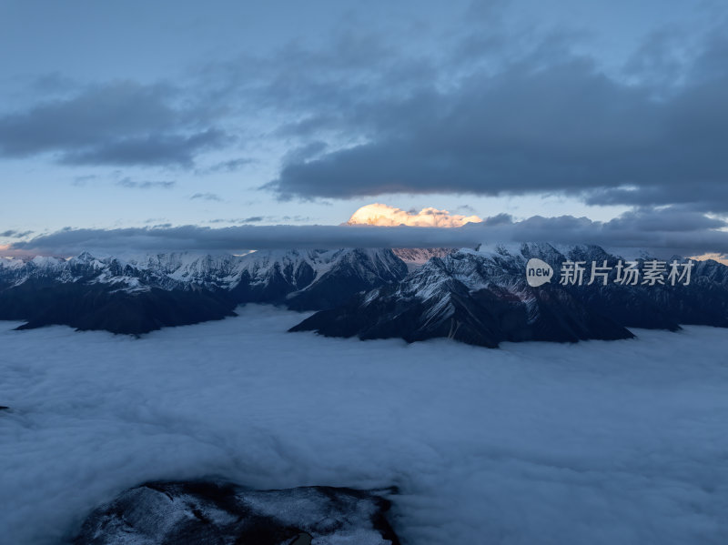 四川甘孜州子梅垭口云海贡嘎雪山高空航拍