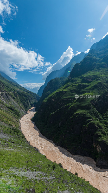 丽江虎跳峡高路徒步