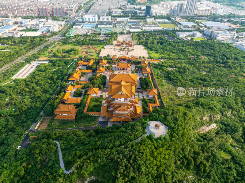 夏季白天航拍江苏徐州宝莲寺全景