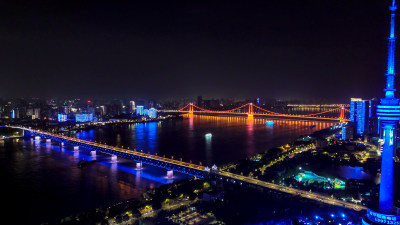 航拍湖北武汉长江大桥夜景交通