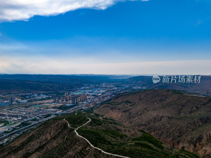 西北地区山区高山种植航拍图