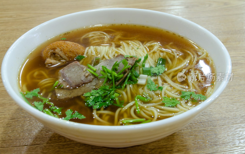 美味牛肉面汤面诱人食欲