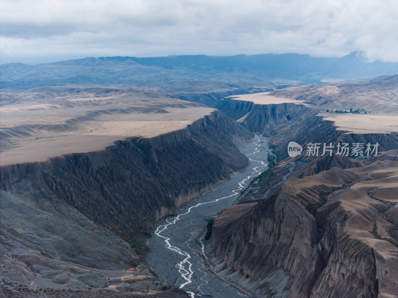 新疆安集海大峡谷