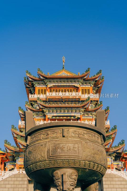 蓝天下的佛寺与大鼎-柳州西来寺