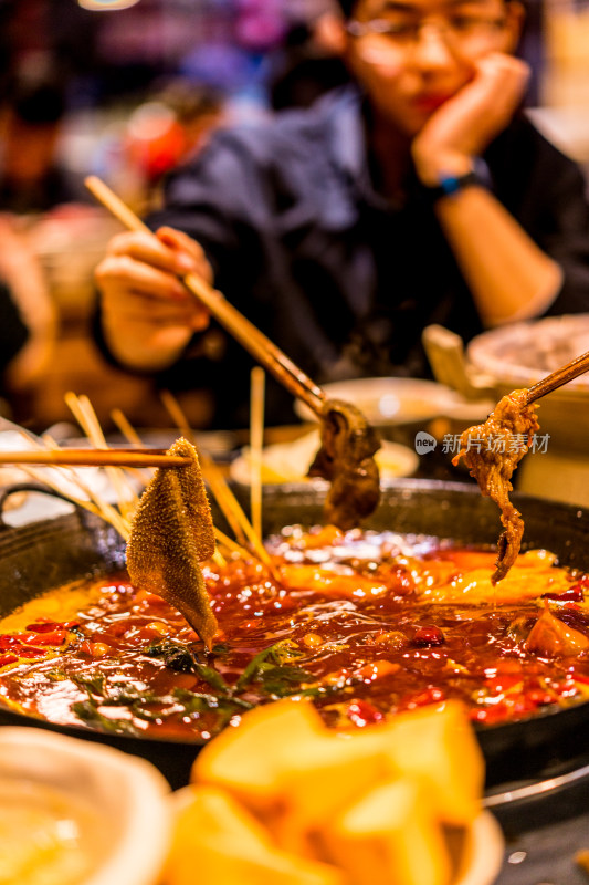 夜宵火锅吃重庆火锅