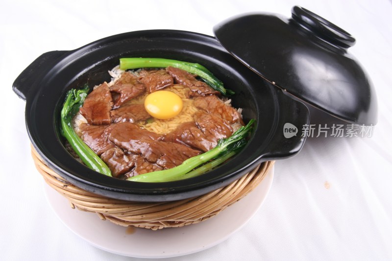 牛肉煲仔饭