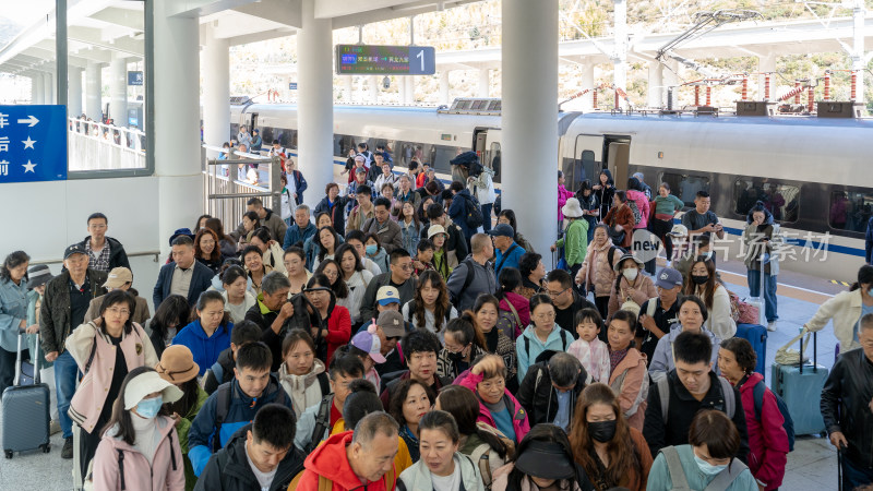 四川阿坝藏族羌族自治州黄龙九寨站