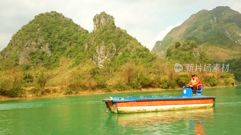 桂林山脉船只蓝天自然风景
