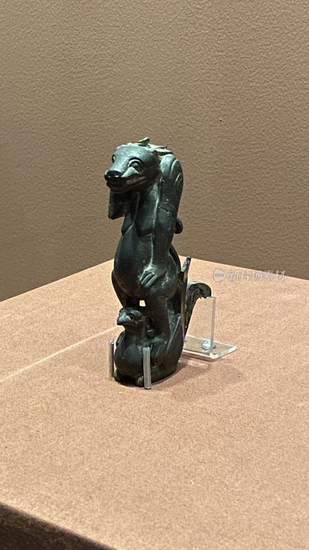 古代青铜动物雕塑展品