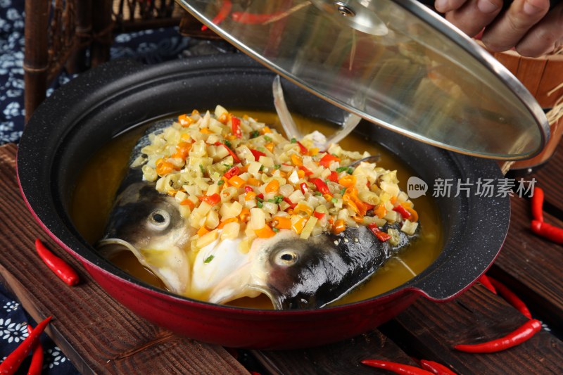 平锅剁椒鱼头