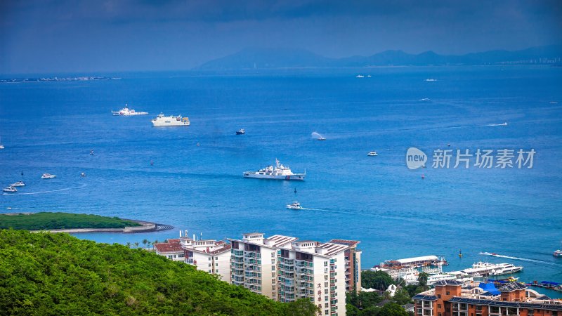 海南三亚鹿回头风景区俯瞰三亚湾、凤凰岛