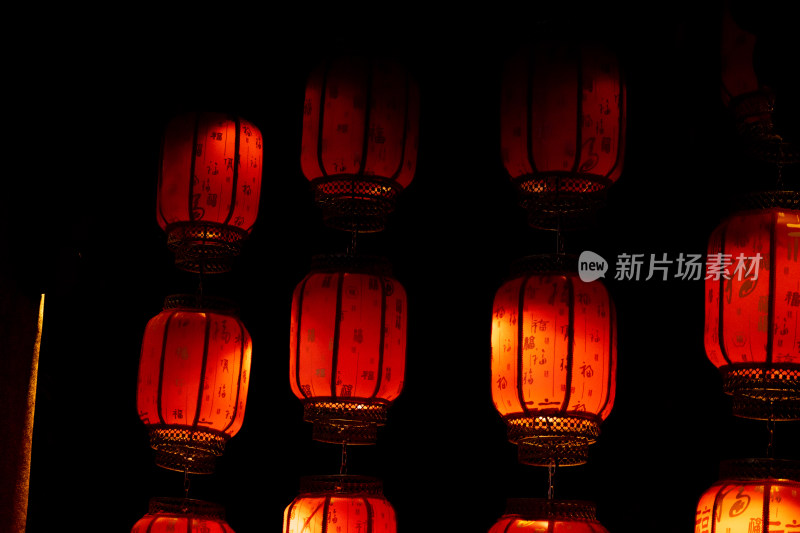 广东惠州西湖灯会上造型精致的花灯造型