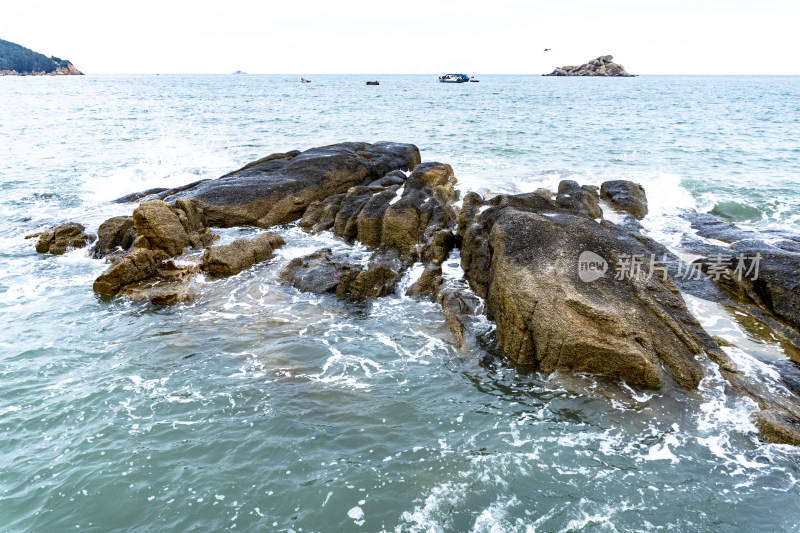 大海礁石海浪