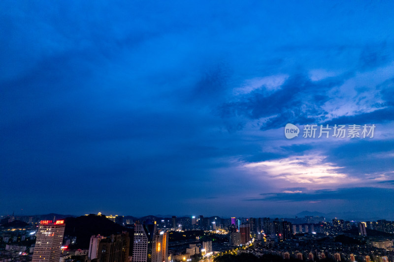 宜春城市夜景交通航拍图