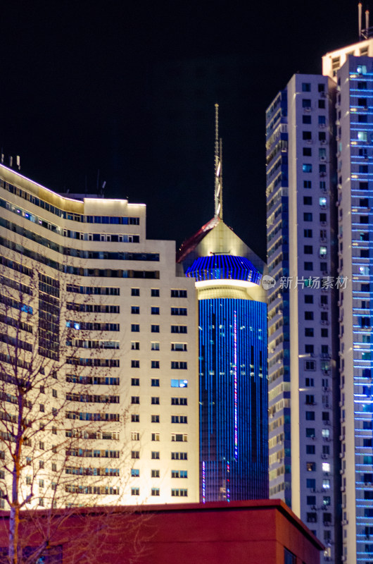 青岛国际金融中心大楼夜景