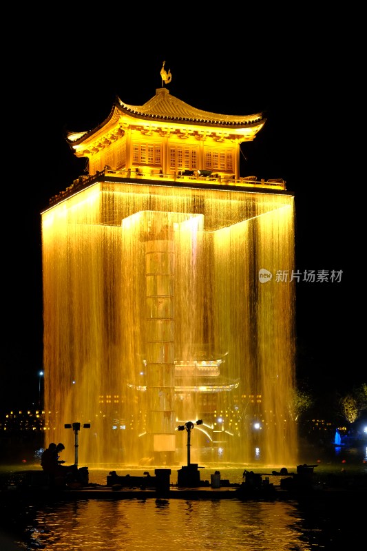 古式楼阁造型的灯光音乐喷泉夜景