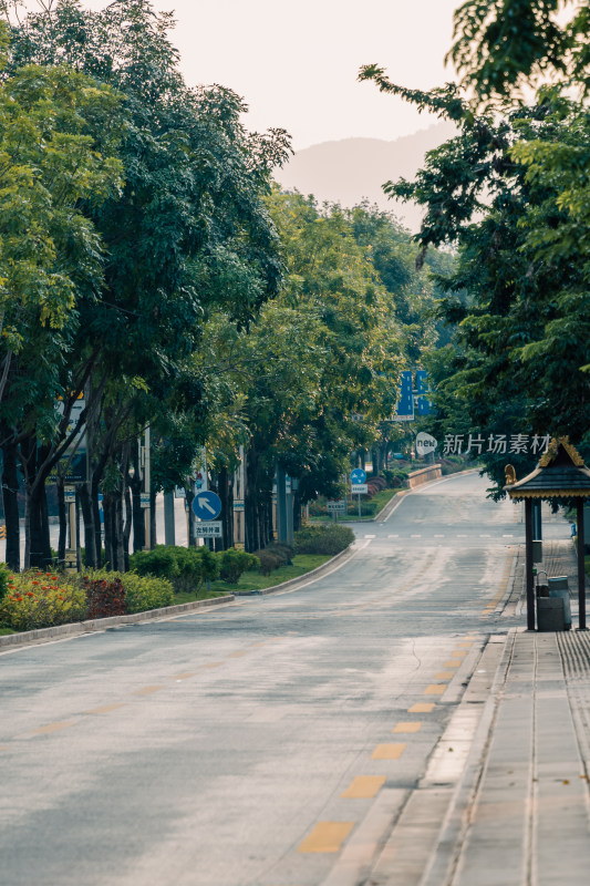 疫情时期景洪市空旷的道路